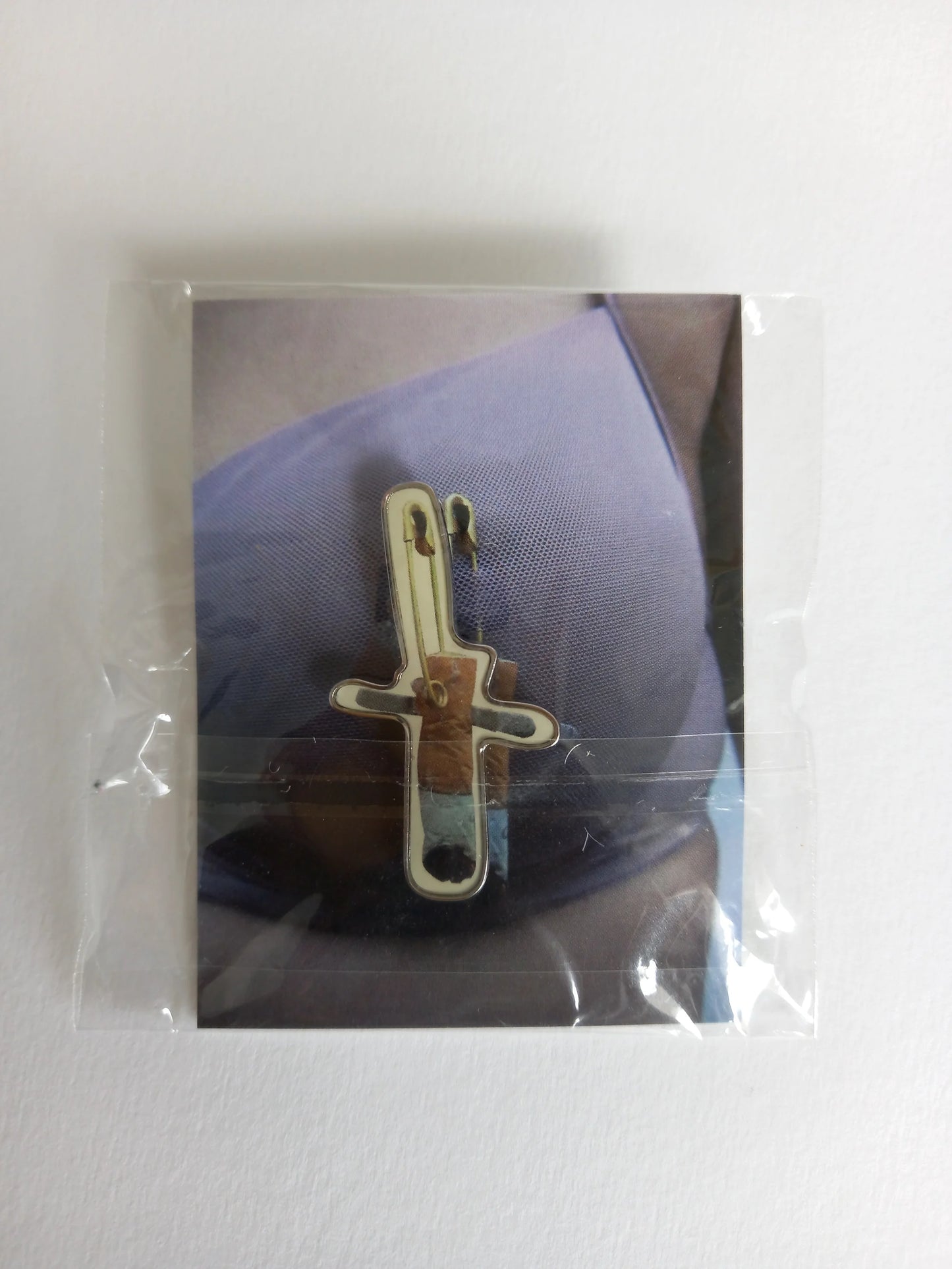 Sarah Lucas - We Do It With Love *Pin*