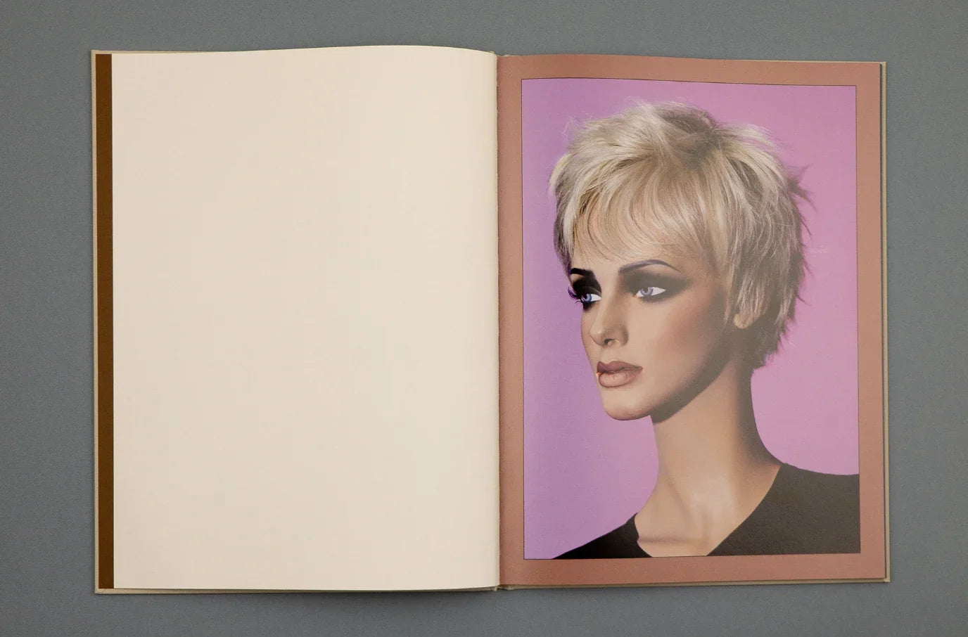 Carlijn Jacobs & James Chester - Mannequins