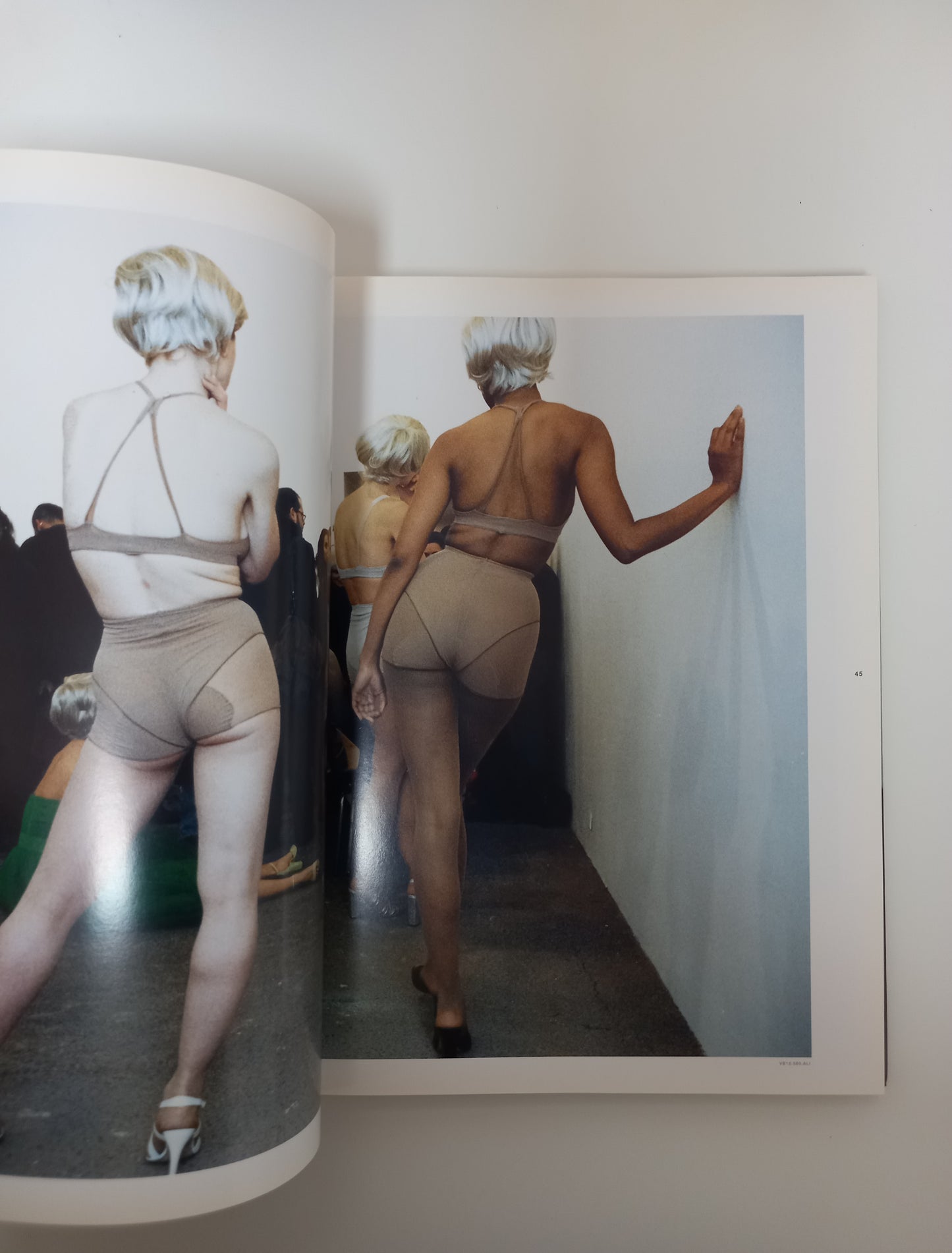 Vanessa Beecroft - Performances VB 08-36