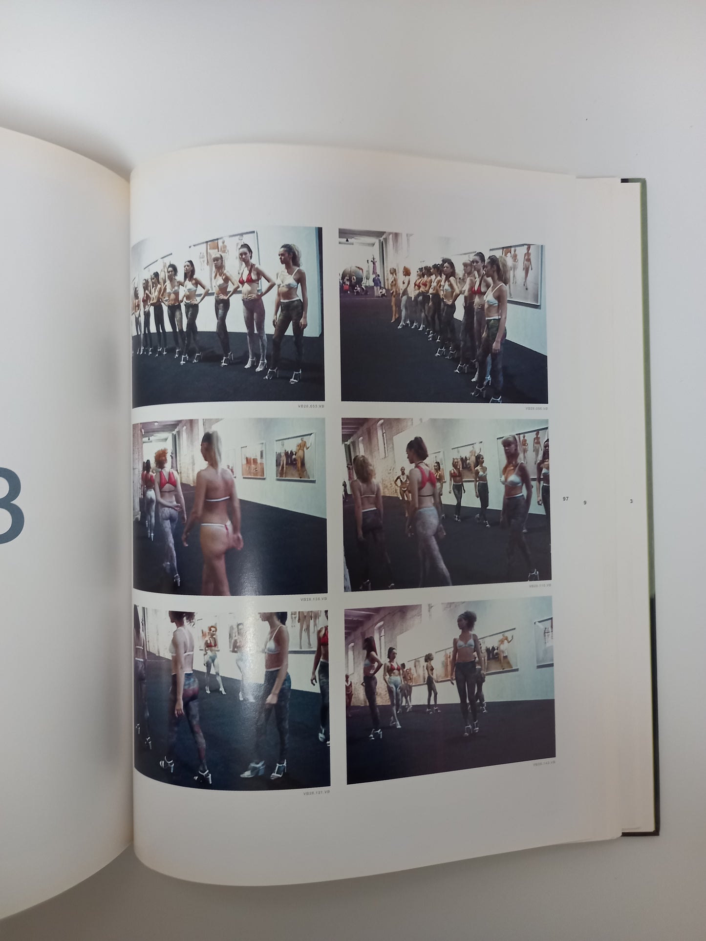 Vanessa Beecroft - Performances VB 08-36